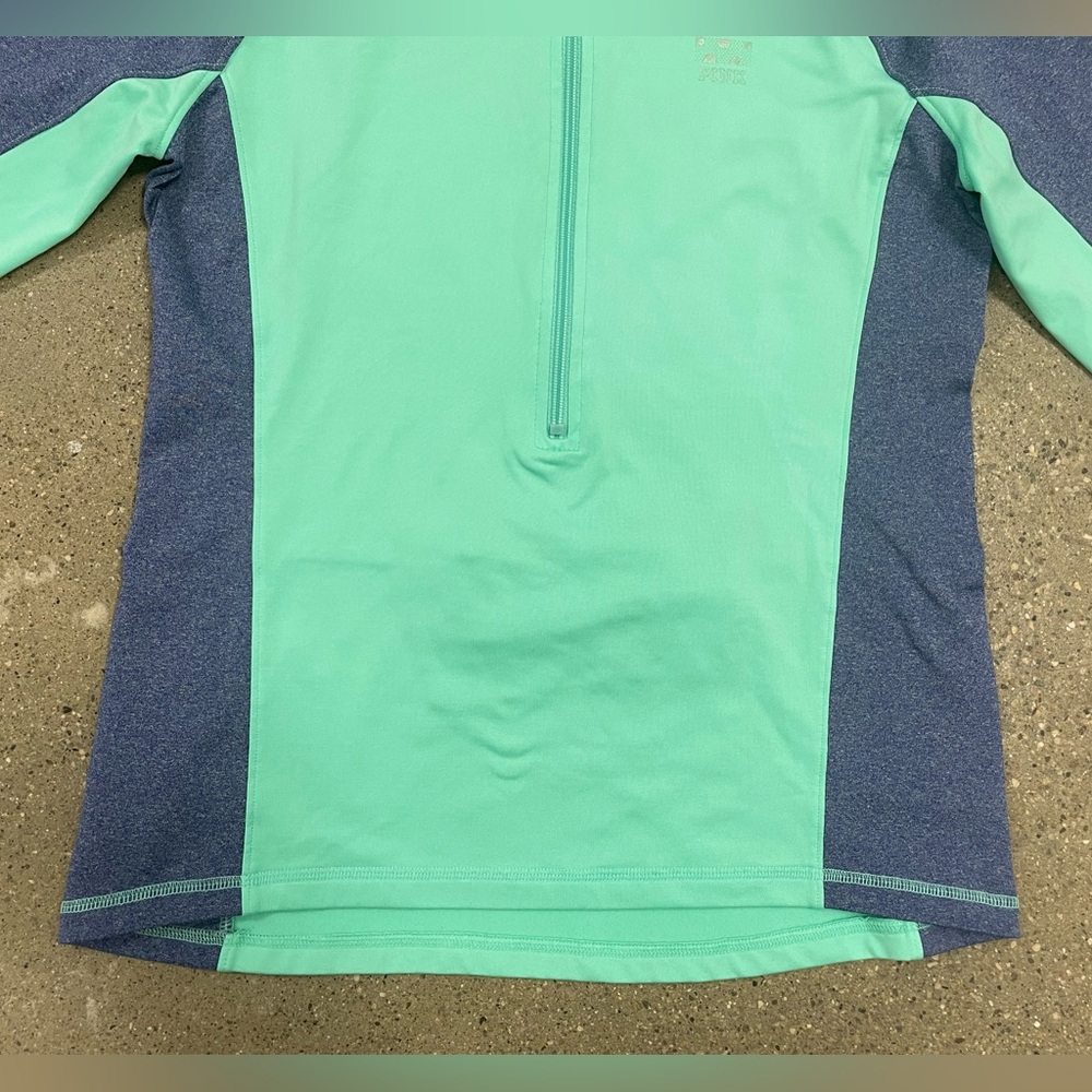 PINK Victoria's Secret ultimate sweater size Medium - Picture 5 of 16